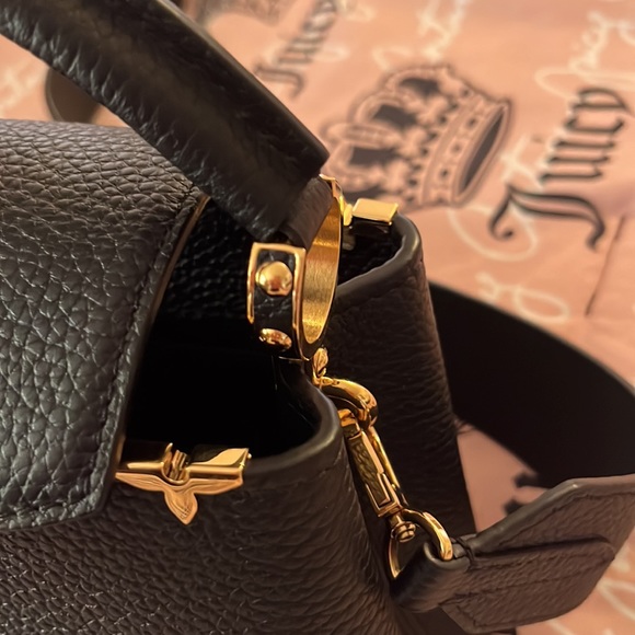 LOUIS VUITTON MINI CAPUCINES - Picture 9 of 11